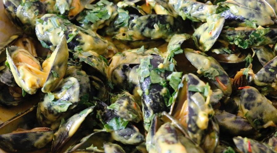 BBQ CURRIED MUSSELS - The Cornish Fishmonger