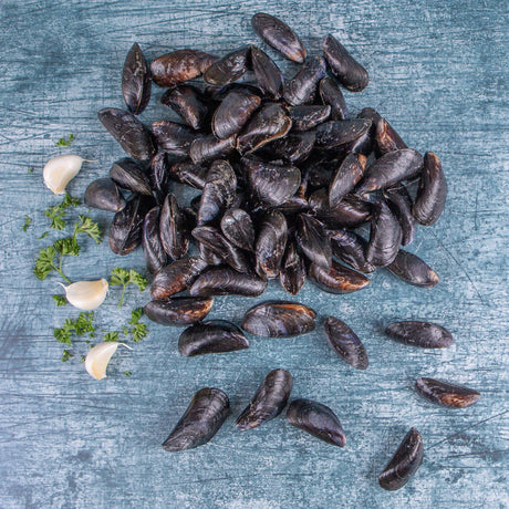 Cooking moules with The Cornish Fishmonger