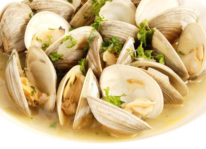 ROASTED CLAMS WITH GARLIC SAUCE - The Cornish Fishmonger